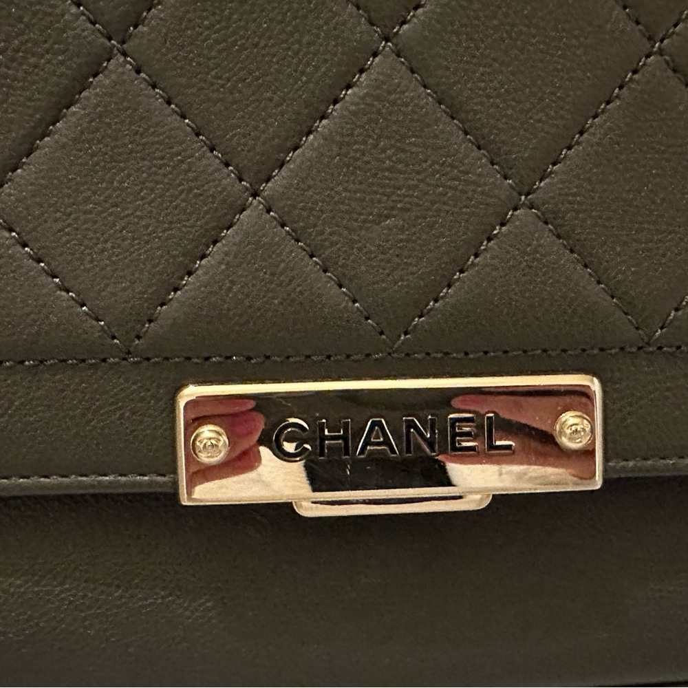 Chanel Dark Green Quilted Shoulder Bag - Picture 2 of 3
